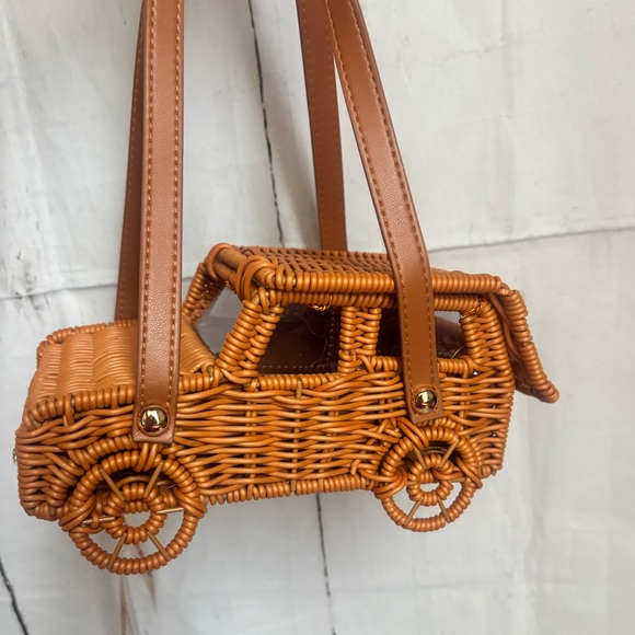 NWT Wicker Car Jeep Shaped Handbag Tommy Bahama Viral Tik Tok Bag Brown Tan - Picture 4 of 11